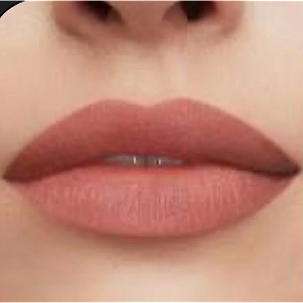 Buxom HUSH HUSH